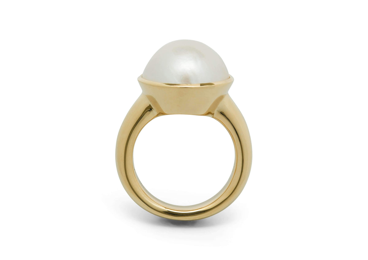 Iridescent Mabe Pearl Ring, Yellow Gold