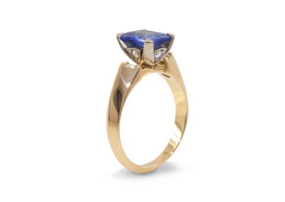 J3005 Cornflower Blue Sapphire Ring, Red Gold