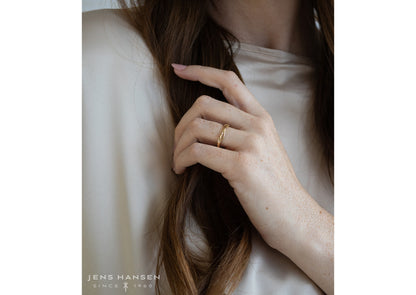 J3341 Vine & Leaf Band, Yellow Gold