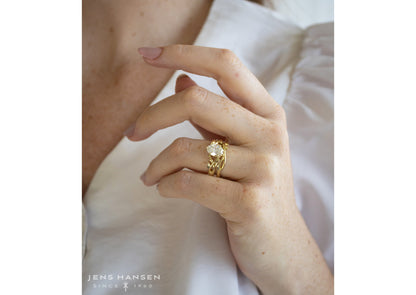 J3342 1.5-carat Oval Solitaire Vine Engagement Ring, Yellow Gold