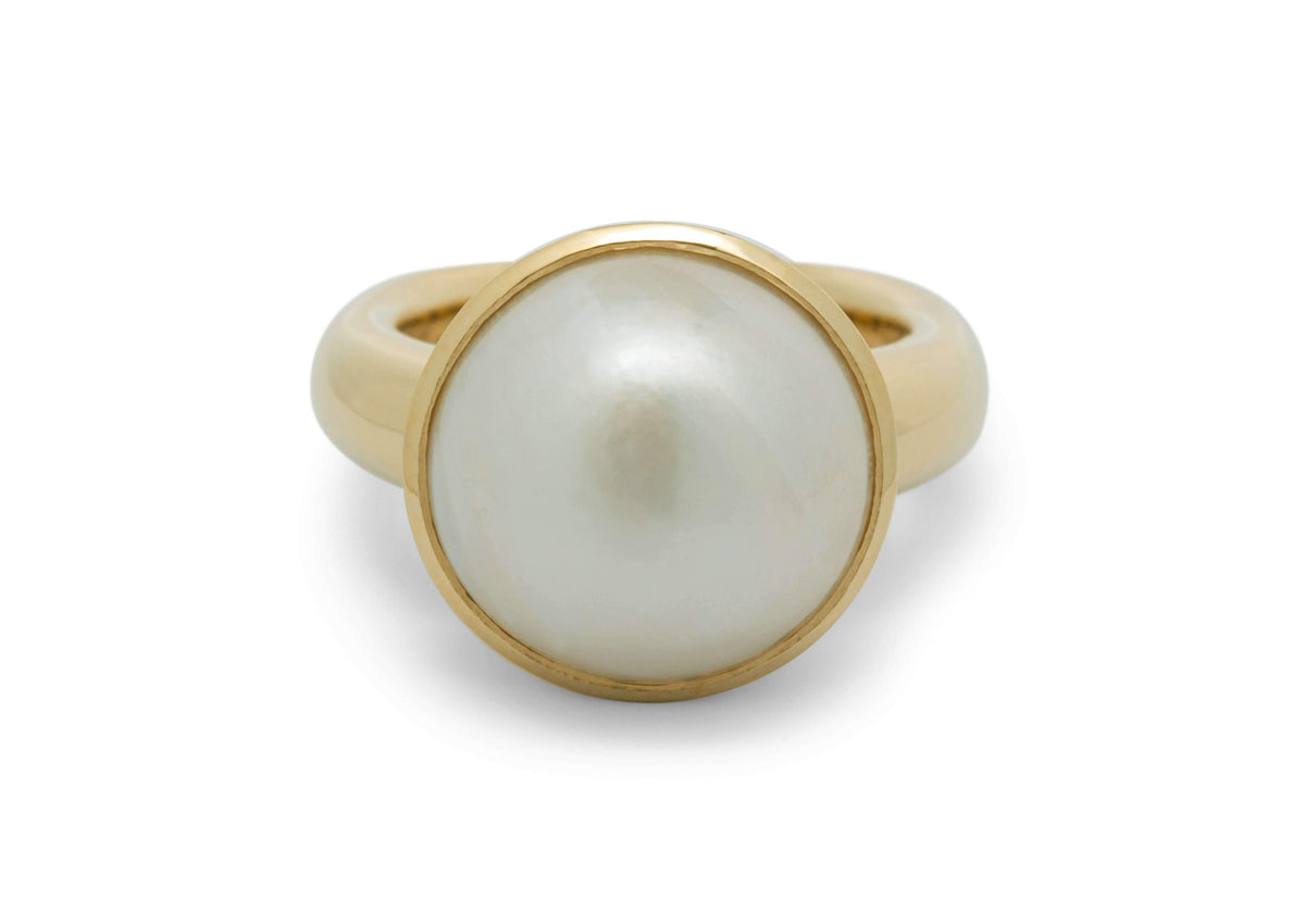 Iridescent Mabe Pearl Ring, Yellow Gold