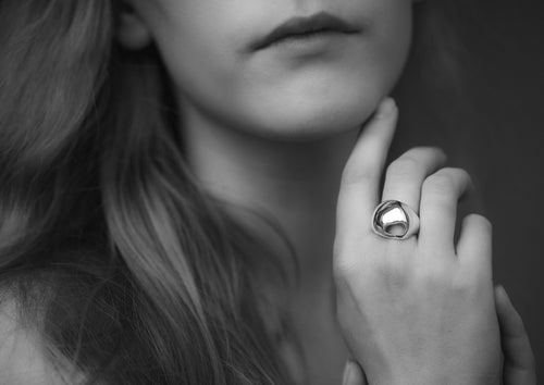 The Secret Kiwi Ring, White Gold & Platinum
