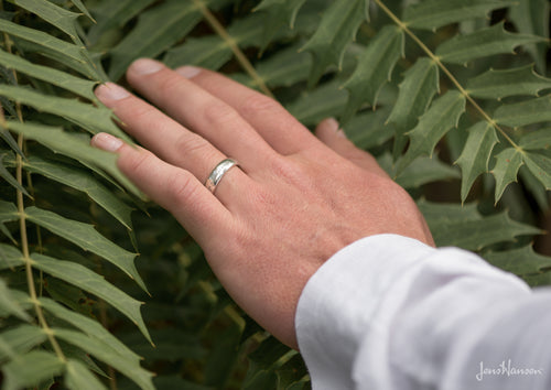 Little Elvish Love Ring White Gold & Platinum