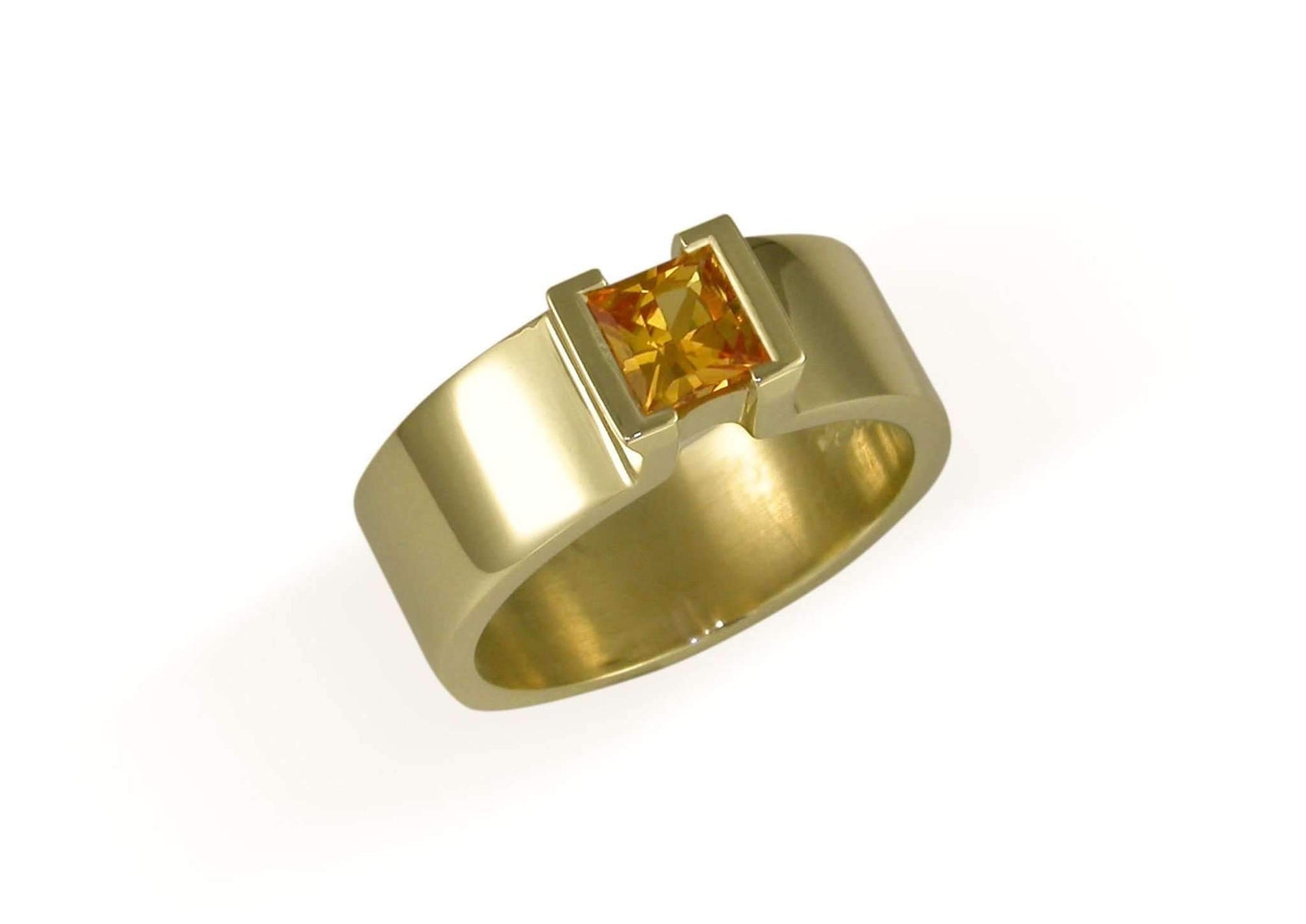 14ct Gold Ring with Stunning Golden Sapphire