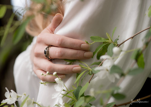 The Ring of Hugo, Yellow Gold