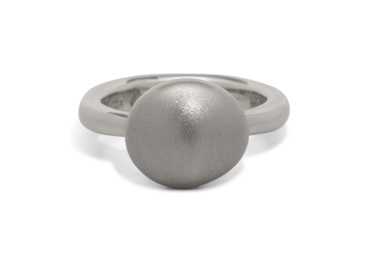 Button Ring, White Gold & Platinum