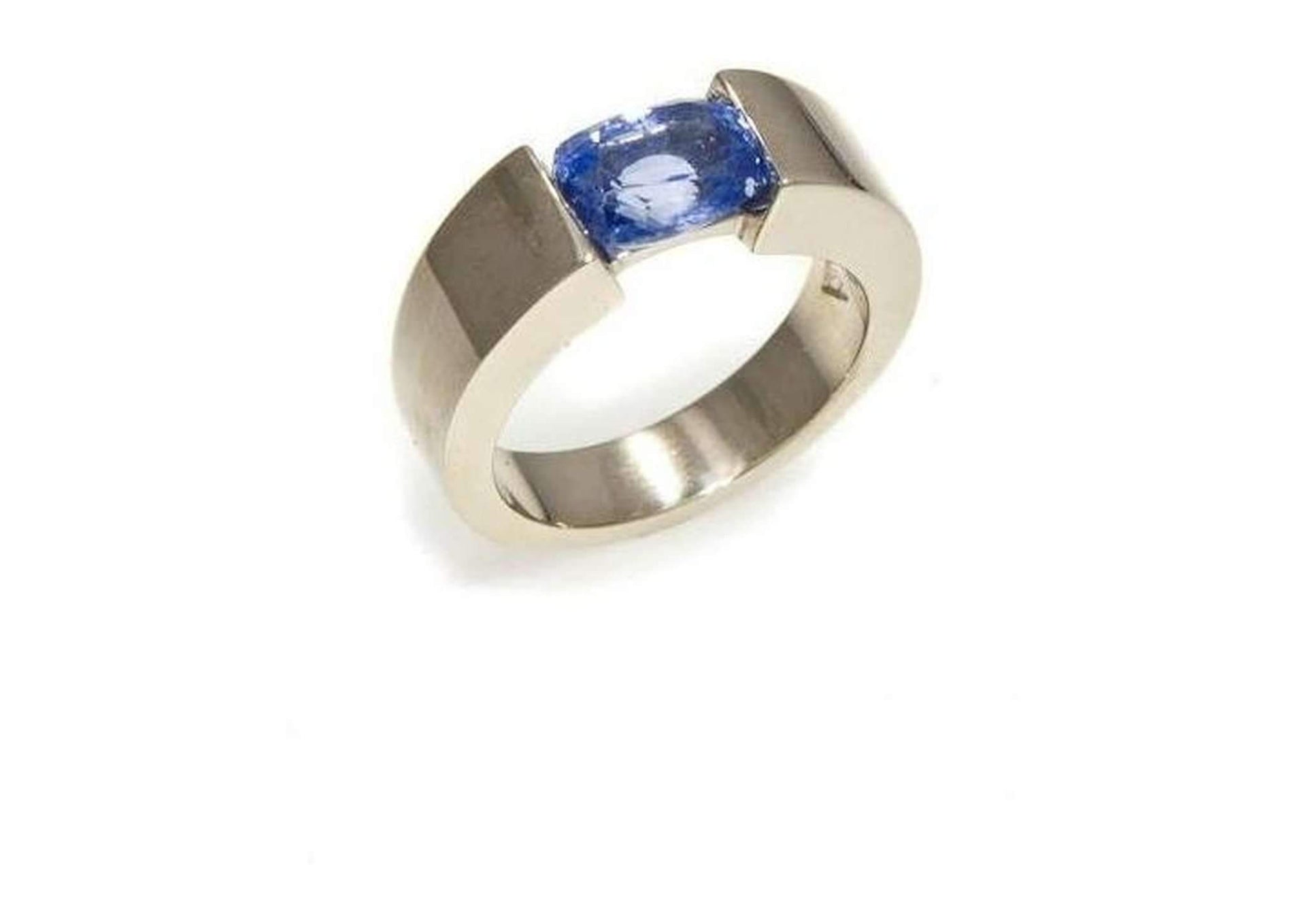 18ct White gold & Ceylon Sapphire.   - Jens Hansen